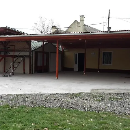 Tiz To Ueduelokoezpont